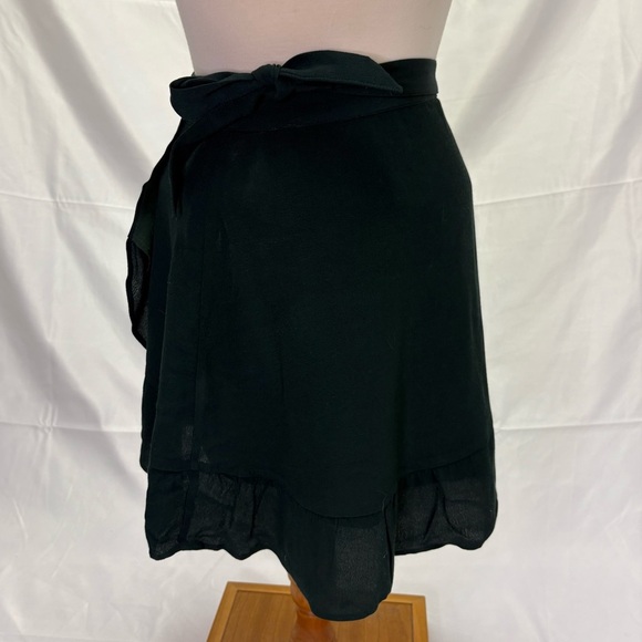 Sunday Best By Aritzia Women’s XS Emerald Green Ruffle Wrap Skirt Flattering All - Picture 4 of 10